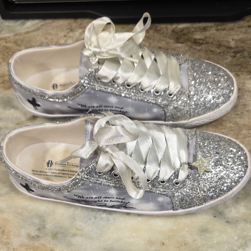 Bradford Exchange Marilyn Monroe Silver Glitter Women's Sneakers Sz 8.5 - Picture 5 of 10